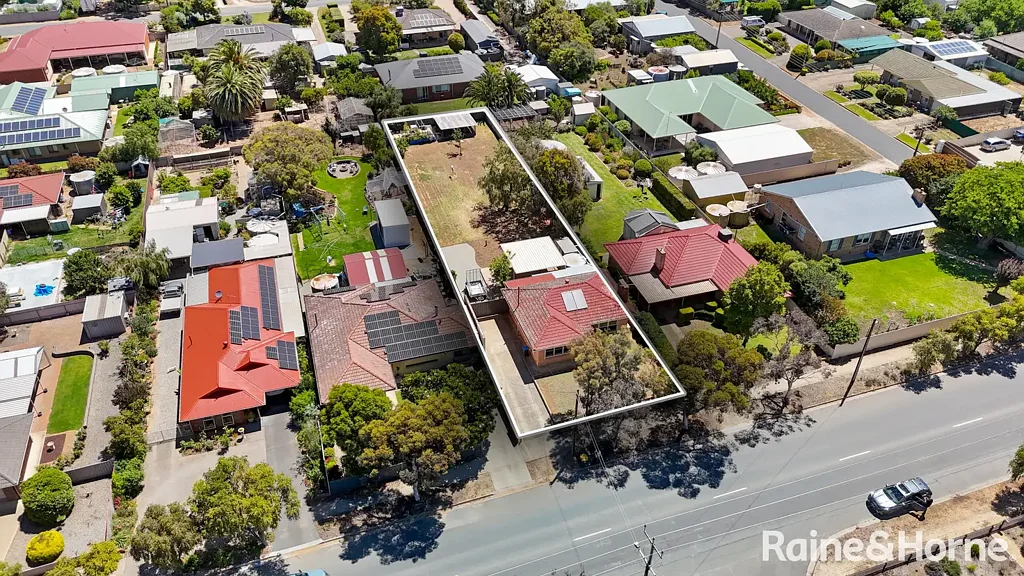 Strathalbyn 3房  "Solid from the 60's"