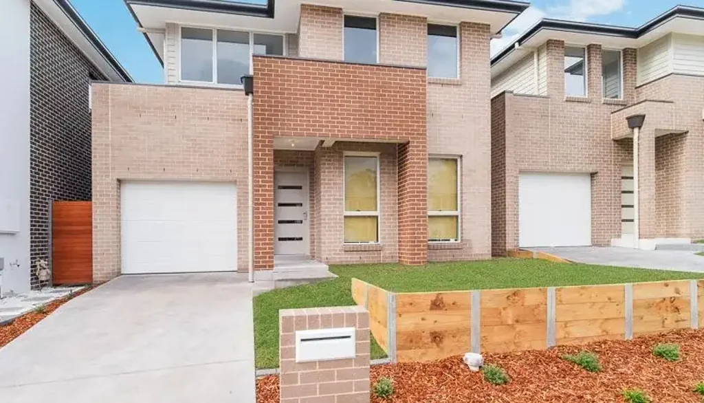 Spacious Double-Storey Family Home | Walk to Reserve, Minutes Drive to Rouse Hill Shopping & Metro