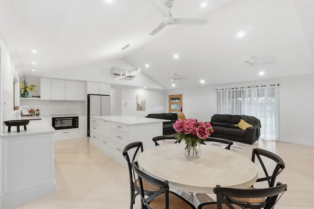 Victoria Plains 4房  Acreage Elegance. Refined Living...