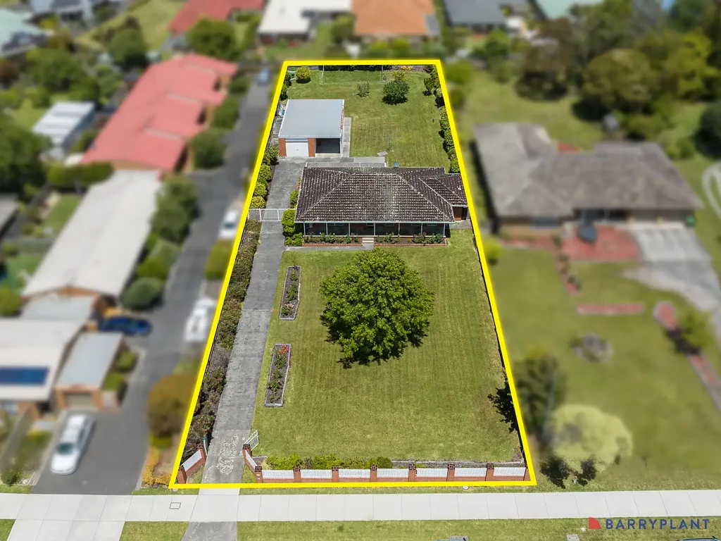 Inverloch 3房  Huge Block & Development Potential.