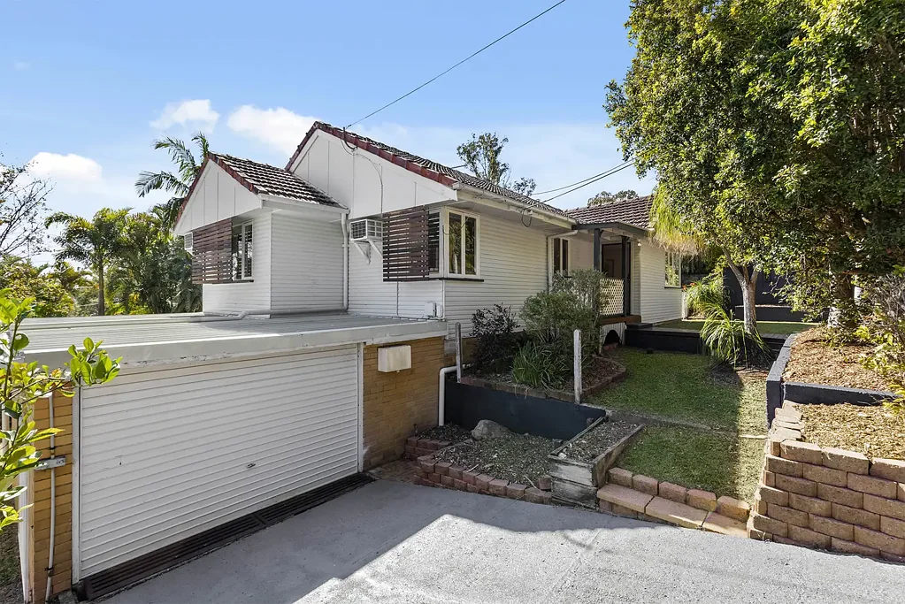Mitchelton 3房 Mitchelton最宁静区域的迷人高地住宅 Elevated Charm in Mitchelton's Most Peaceful Pocket