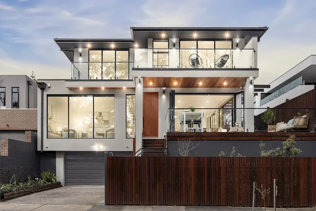 Malvern East 5房 顶尖现代生活，尽享高尔夫球场美景 State of the Art Contemporary Living With Golf Course Views