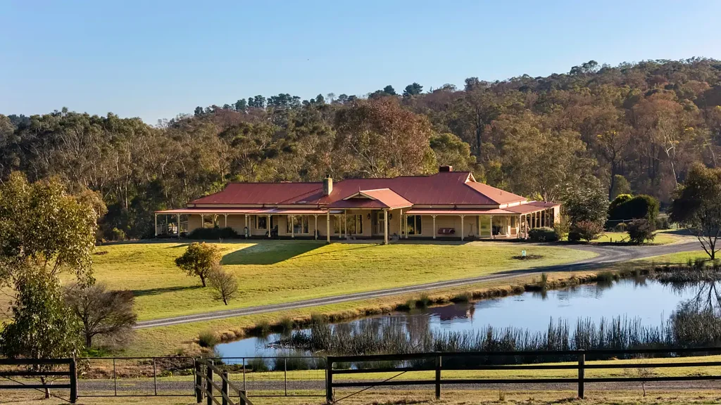 Kilsyth 6 Bedroom Spacious Elegance with Pool, Ponds, and Privacy - **View By Appointment - Contact Agent**