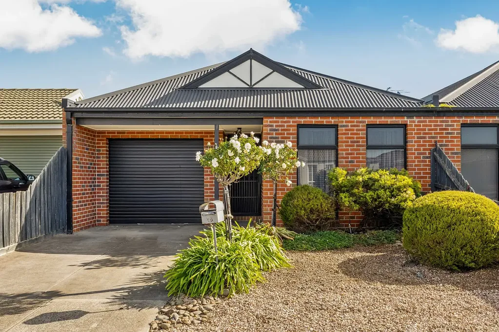 1/5 Elgin Close, Hillside, VIC 3037