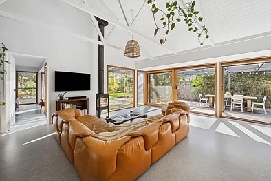 Somers 3 Slaapkamer Light, Land and a Life Well Lived