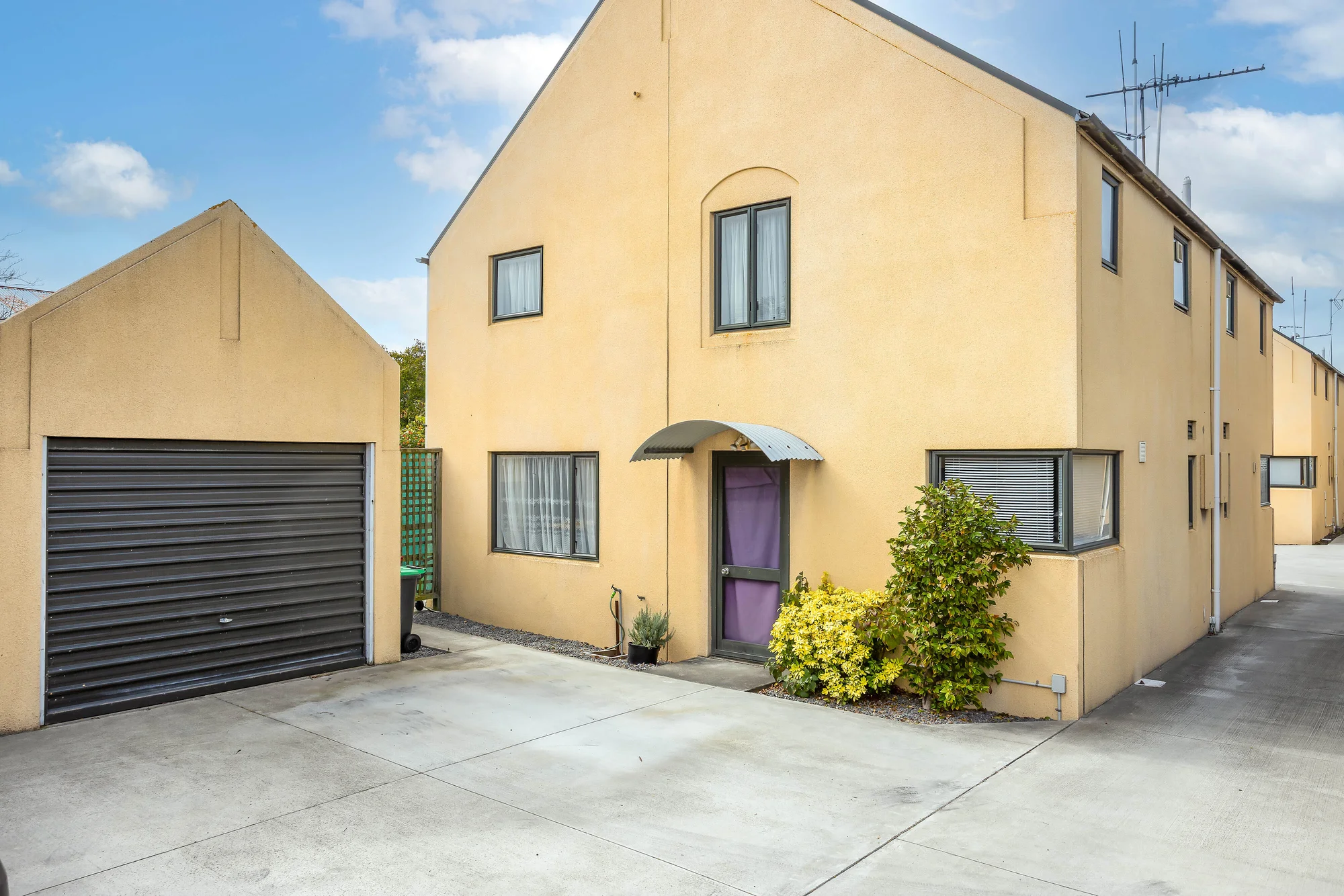 Phillipstown 2Zimmer Affordable and spacious two bedroom townhouses