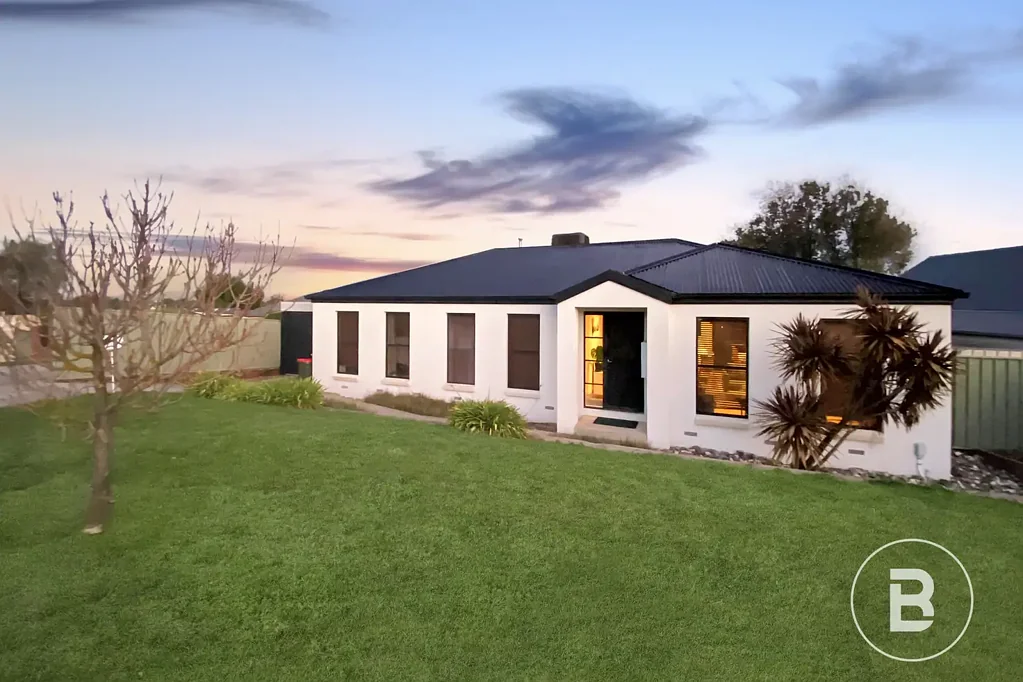 3 BEDROOM HOME WITH CENTRAL LOCATION