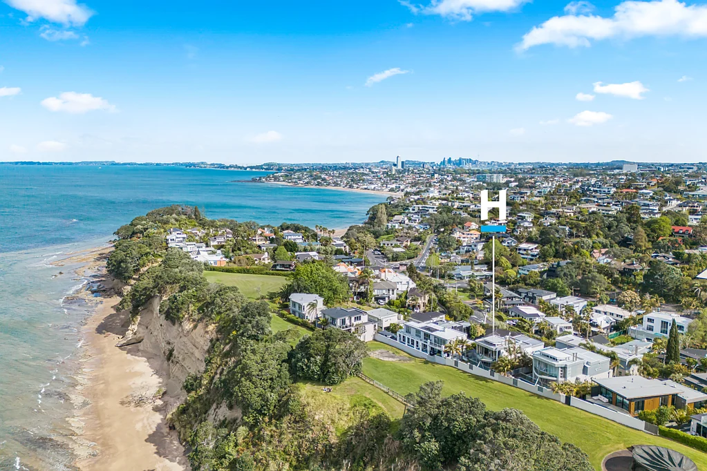 127 Beach Road, Castor Bay, North Shore City, Auckland