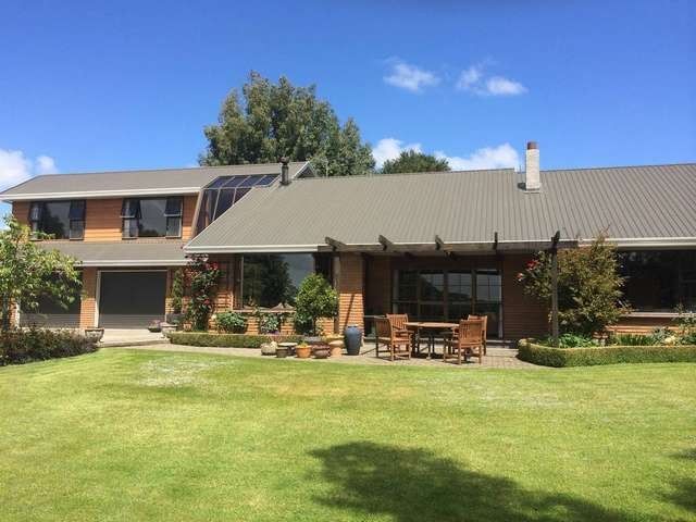 33 Beaconsfield Road, Lorneville, Invercargill, 5 phòng ngủ, 2 phòng tắm