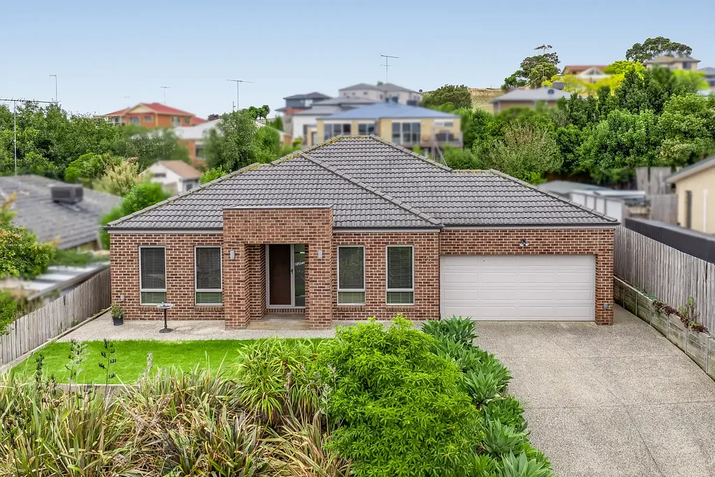 Spacious Family Living in Idyllic Setting