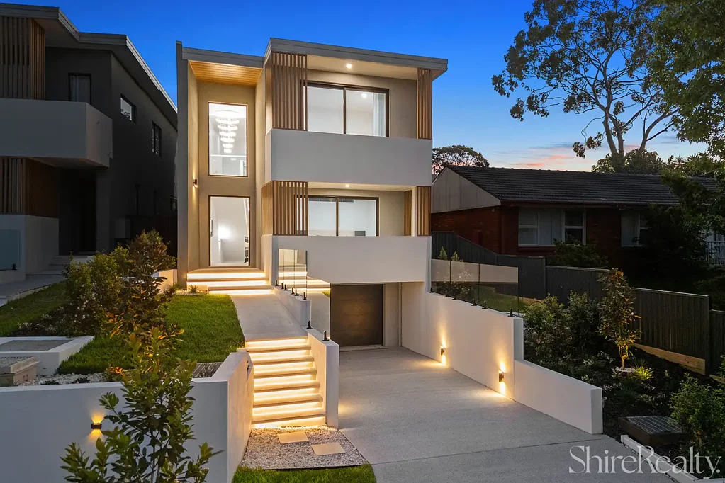 Brand-new Architectural home in prime location