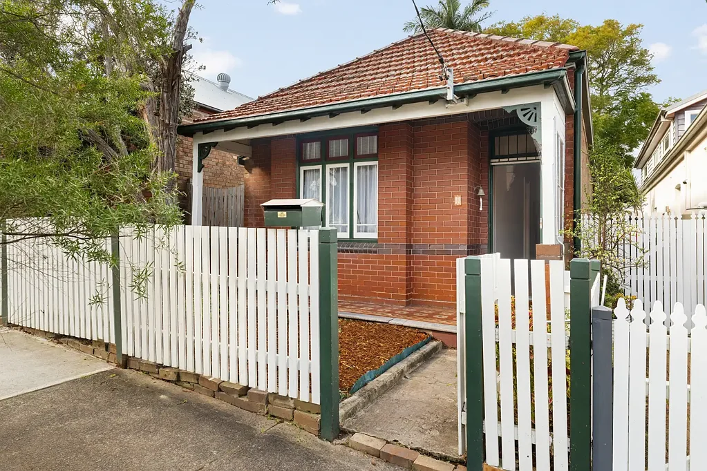 Lilyfield 3房 永恒的魅力与优越地段的进一步潜力 Timeless appeal and further scope in a premium location