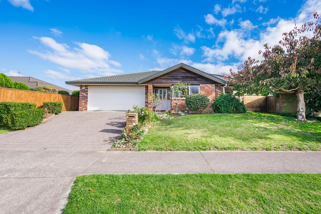 122 Guildford Drive, Paraparaumu Beach, Kapiti Coast, Wellington