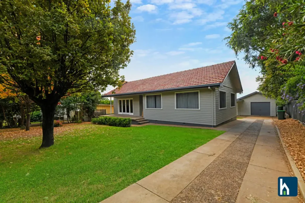 Great Location Family Home!