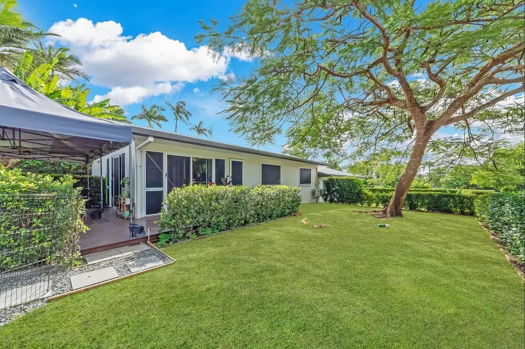 Renovated 2 Bedroom Duplex in Fantastic Location! - Partly Furnished