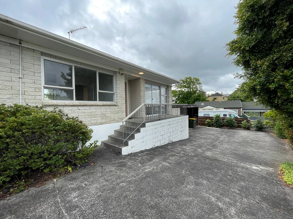 2 bedrooms + 1 bathroom