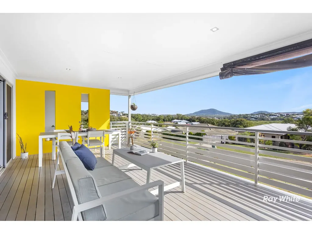 Taranganba 4 Bedroom Functional 1 level living, outlook & shed with 3 phase power