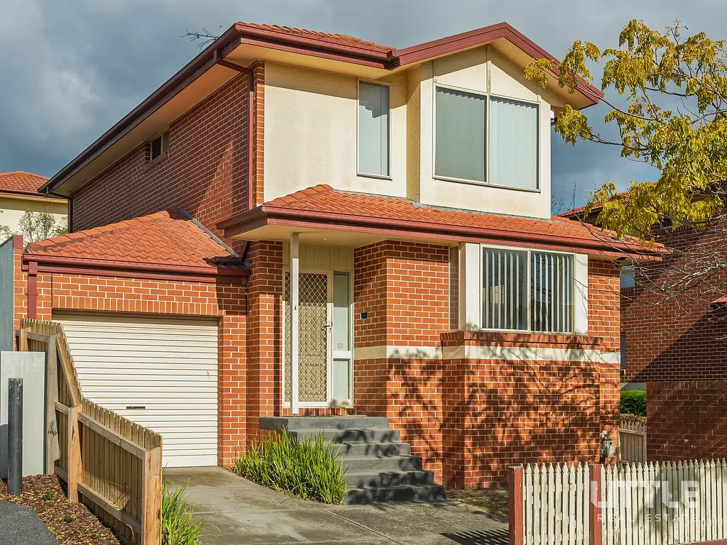 Heidelberg Heights 3침실 Townhouse Sensation