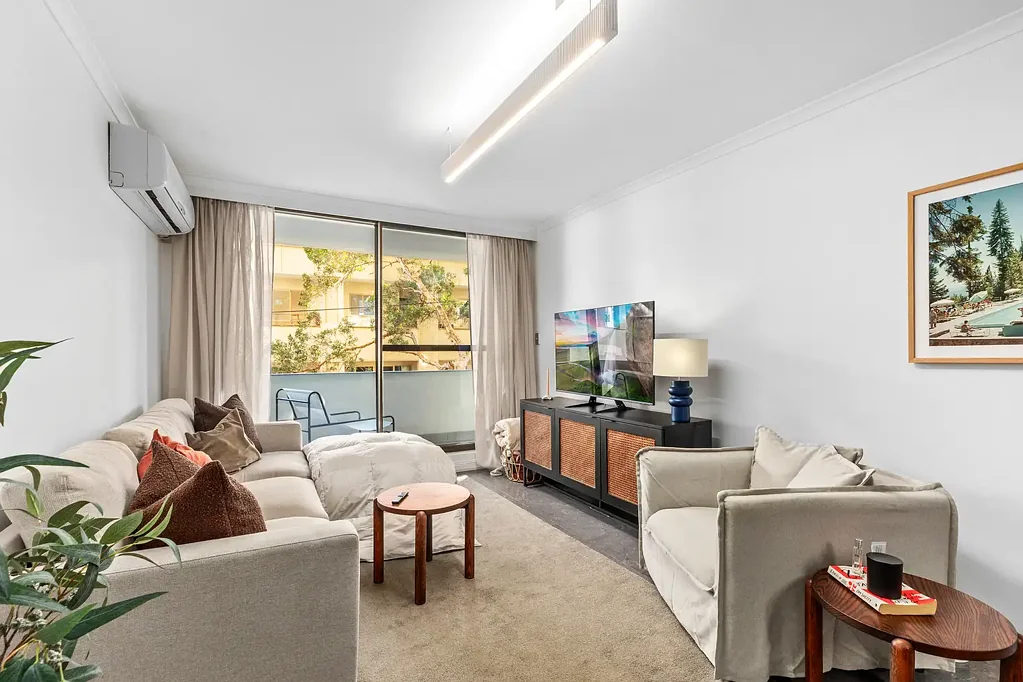 Potts Point 2房  Sophisticated City-Fringe Living in the Prestigious Waratah Complex