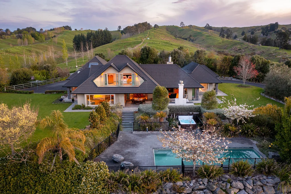 Redwood Valley Country estate with prime grazing land