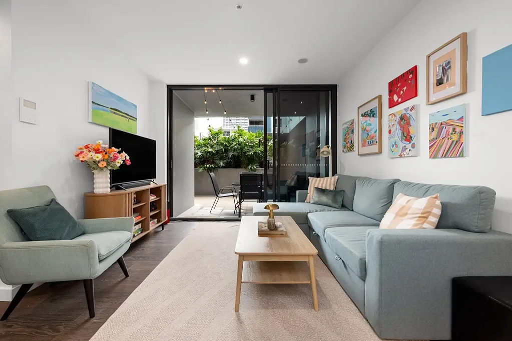 Experience Luxury Living at Brisbane 1 Towers – South Brisbane