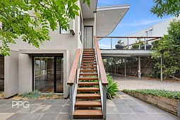 10 The Parade, Ocean Grove