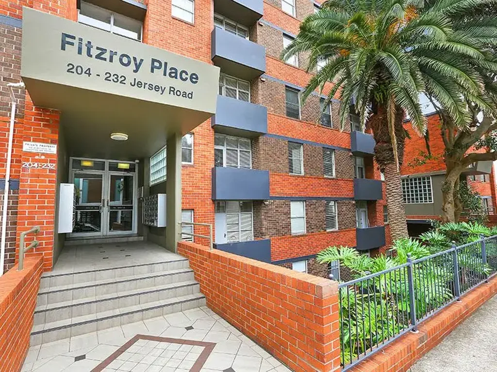 Freshly updated Living in an Excellent Location