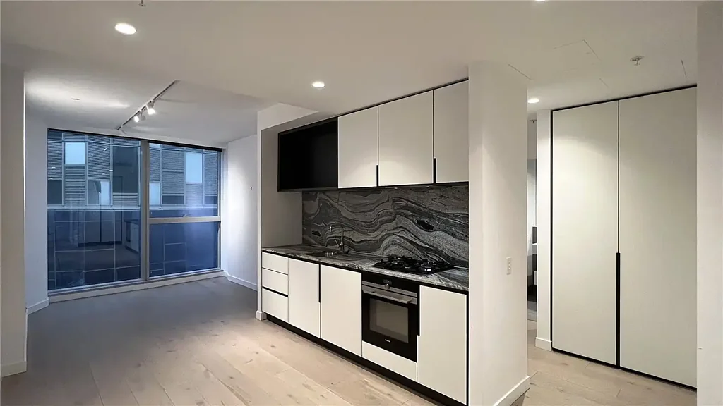West Side Place - 1 Bedroom Apartment