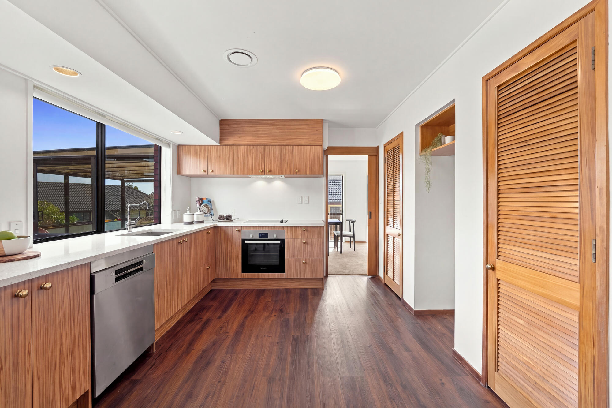 69 Oliver Road, Eastern Beach, photo 11