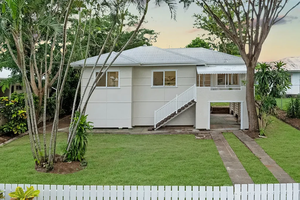 54 Bayswater Road, Hyde Park, QLD 4812