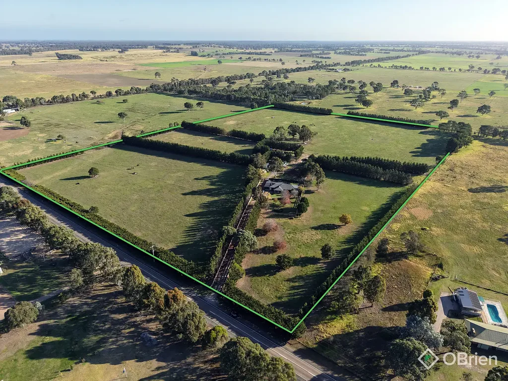 Bairnsdale 4 Bedroom A Refined Rural Retreat Just Minutes from Bairnsdale