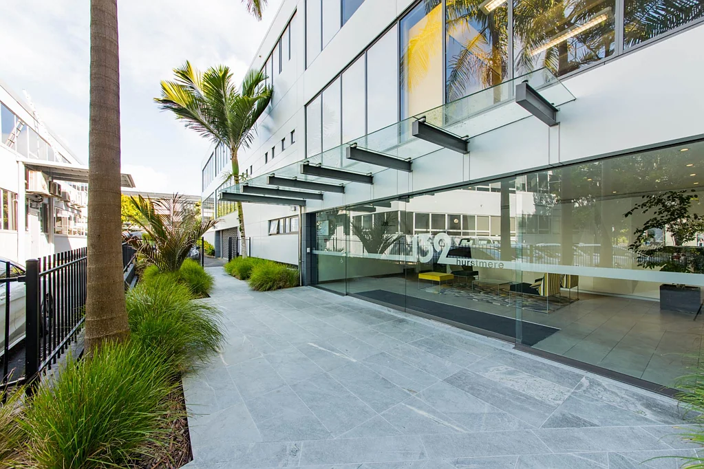 Takapuna HUGE RENT REDUCTION: $200/M² NET