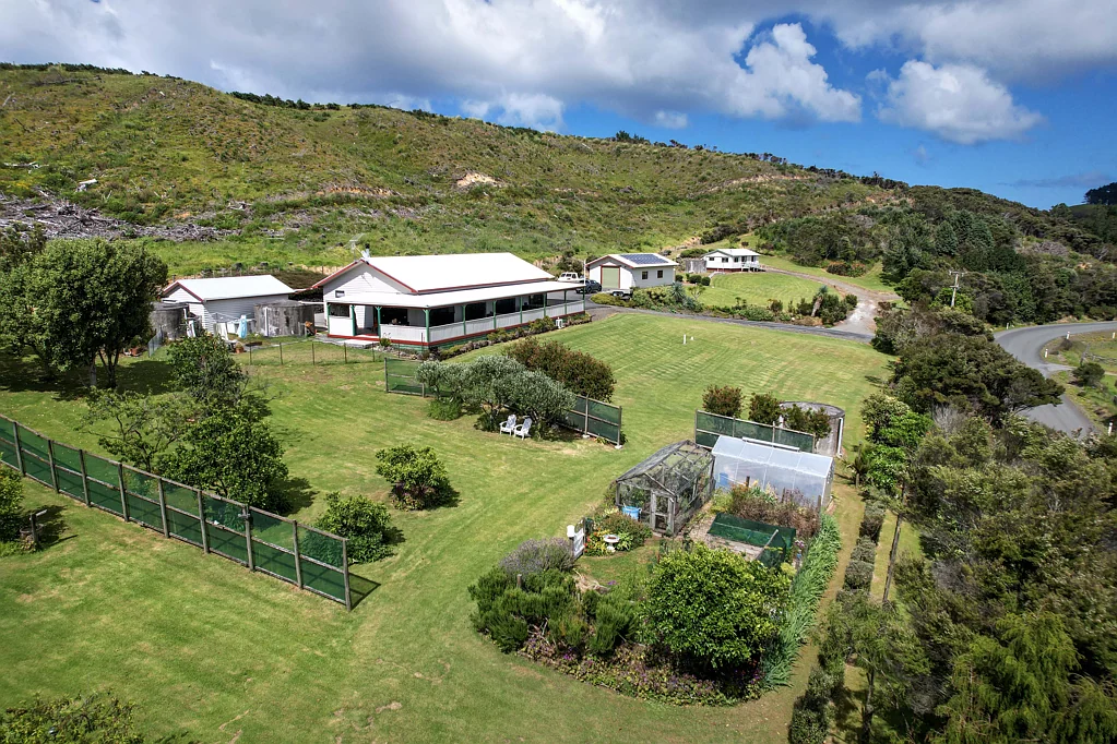 Dargaville A Lifestyle Dream - Two Homes, Park-like Grounds