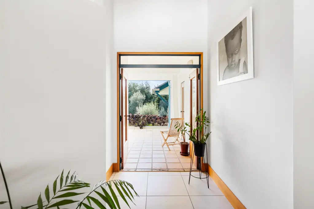 Poraiti 5 Slaapkamer Privacy, Space and Style – Seller Committed