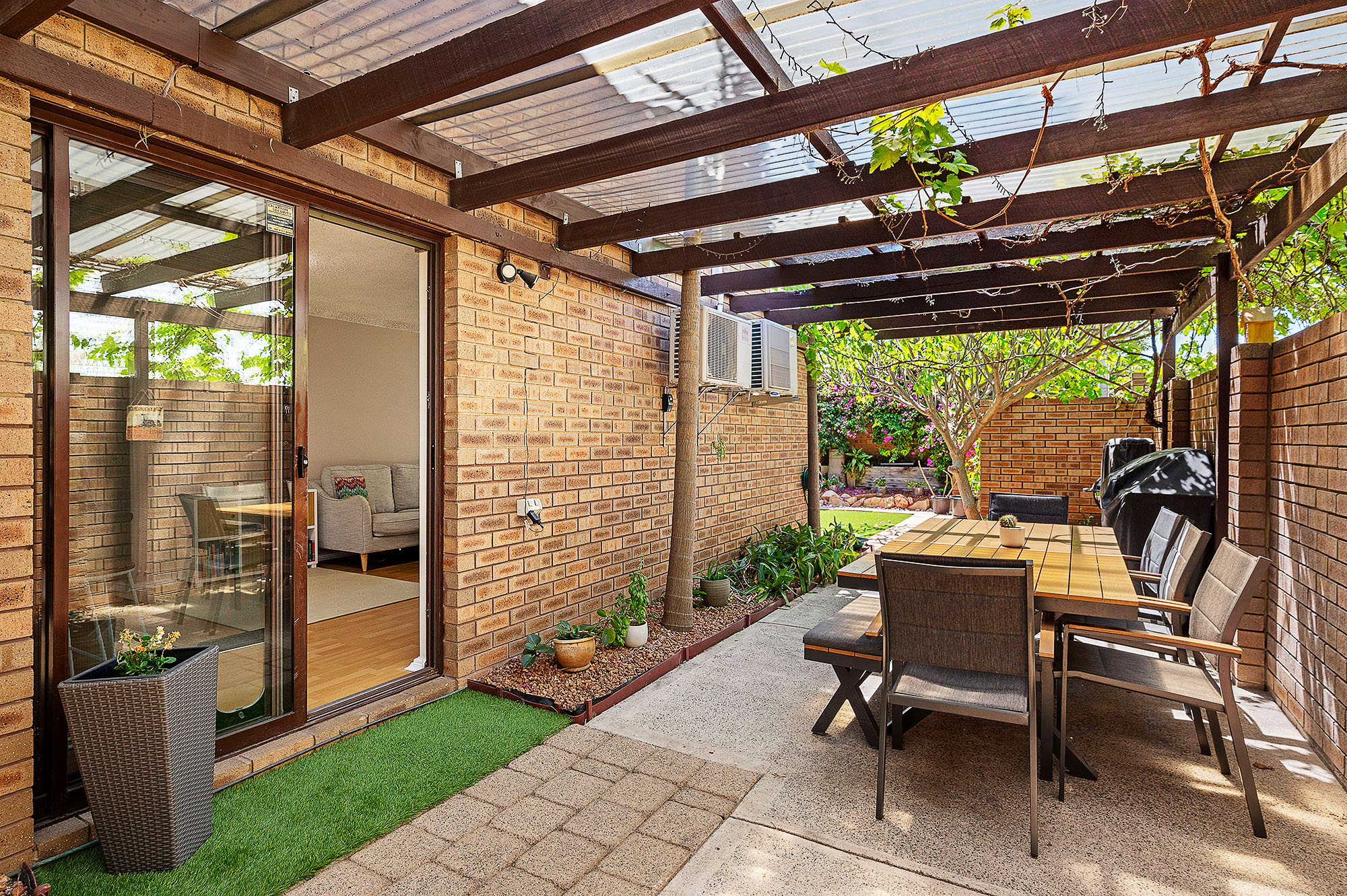 UNIT 8 185 OXFORD ST, LEEDERVILLE WA 6007, 0 habitaciones, 0 baños, Townhouse