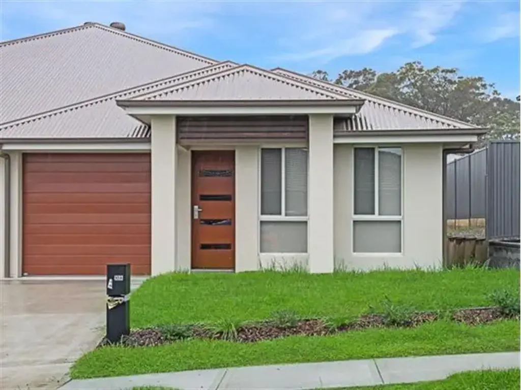 MODERN 3 BEDROOM DUPLEX
