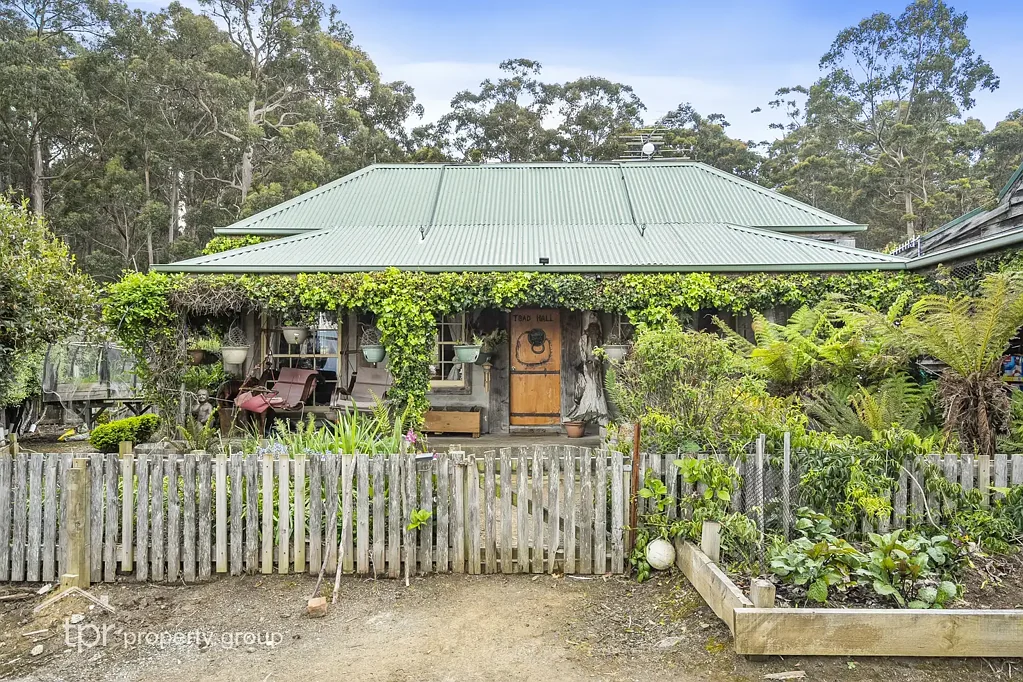 Hastings 3 Bedroom Secluded Coastal Living