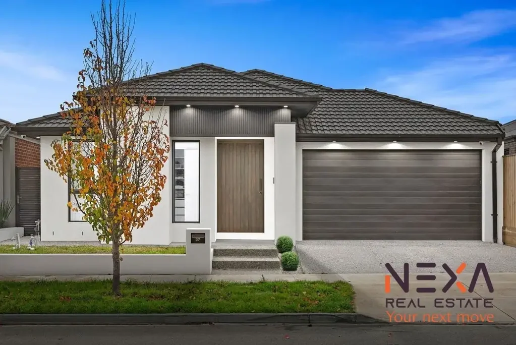 Mickleham 4ห้องนอน Sophisticated Parkfront Living with Designer Luxury & Dual Master Suites
