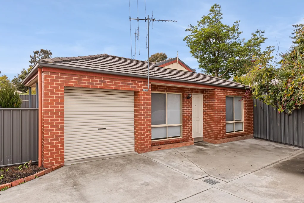 Quarry Hill 3房  INNER CITY LIVING - BRICK BEAUTY!