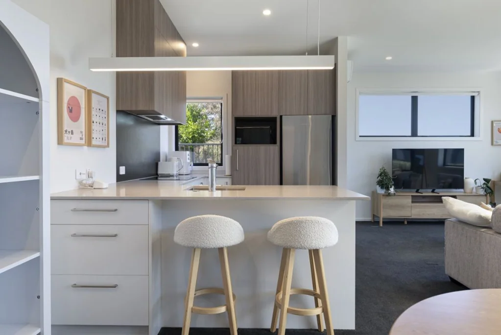 Stoke 2कमरा Near New Luxury Town House with Views!