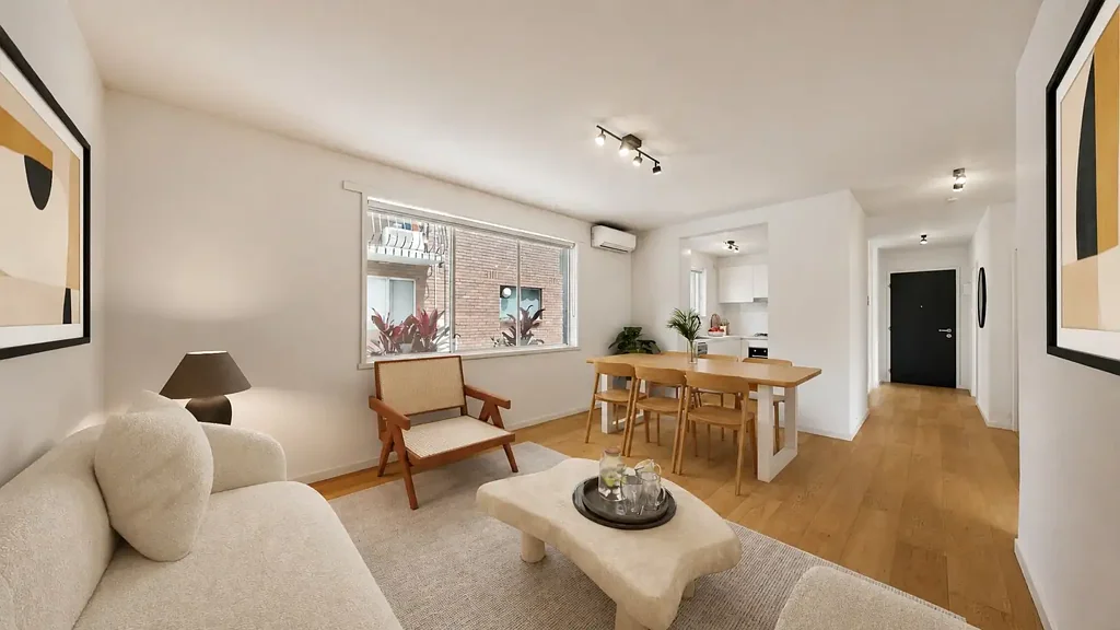 Modern and Spacious Ground Floor Living with Huge Private Courtyard!