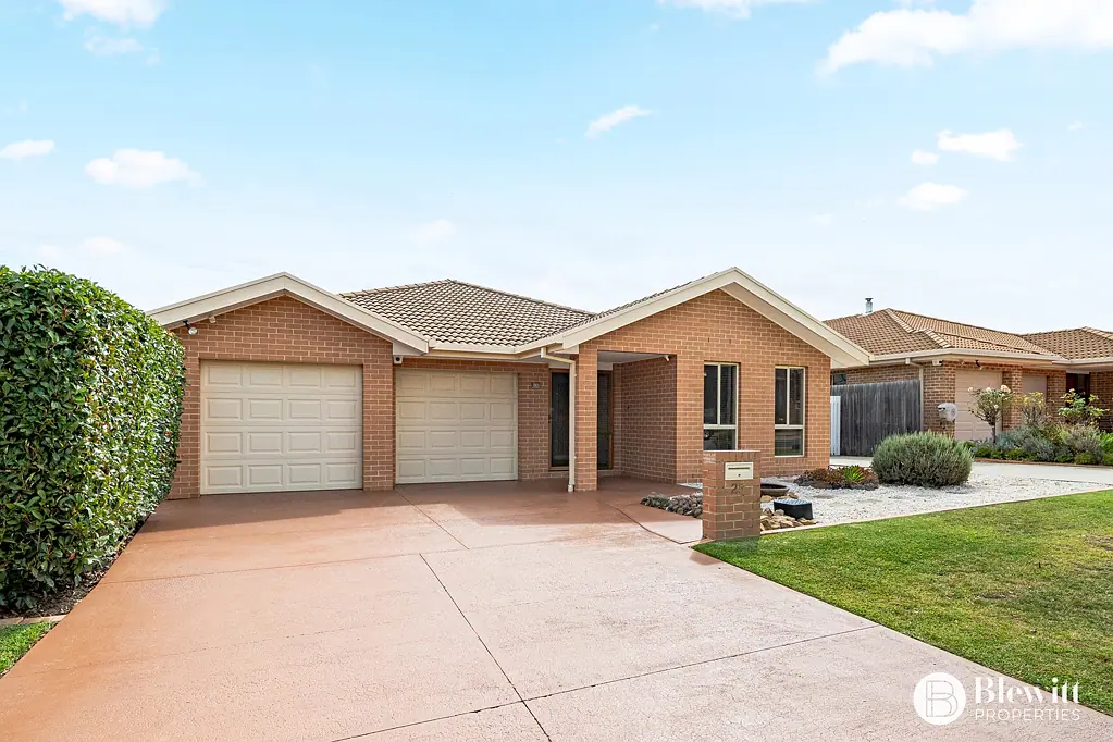 25 Tennyson Drive, Queanbeyan East, NSW 2620