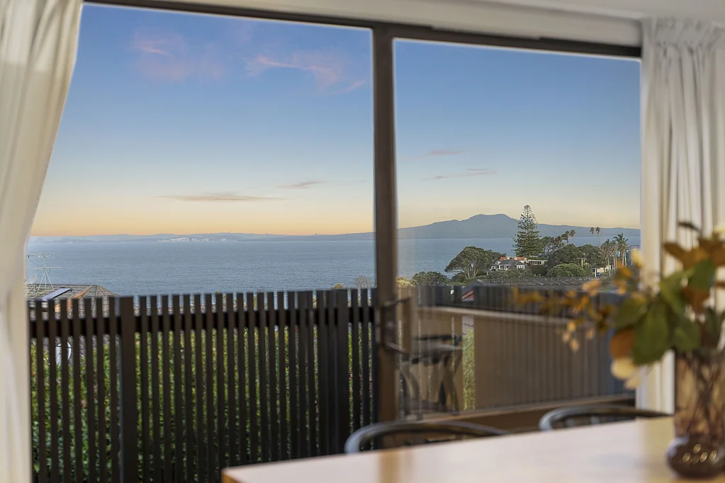 1/33 Montgomery Avenue, Rothesay Bay, North Shore City, Auckland