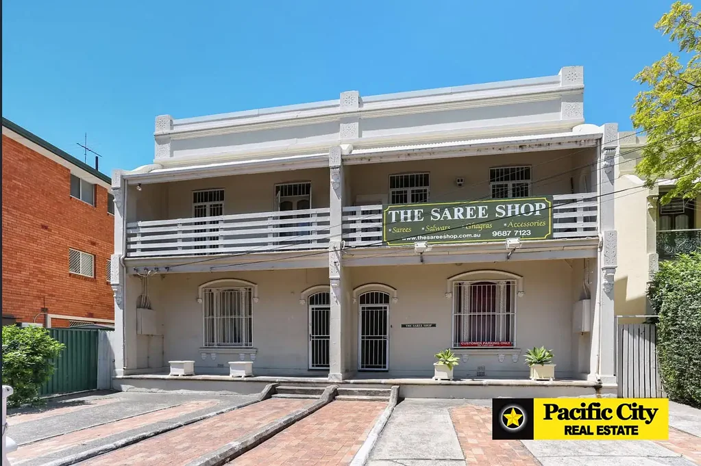 Harris Park 8कमरा TWO TERRACE HOUSES IN TORRENS TITLES OFFER IN ONE-LINE