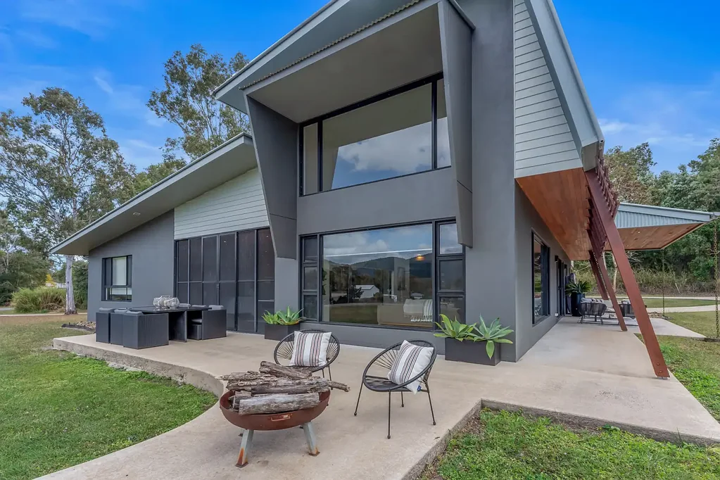 Woodwark 4房  The Ultimate Lifestyle Property - Vaulted Ceilings, Entertainer's Haven & Endless Potential