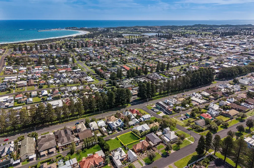 Warrnambool  Chance To Build Centrally!