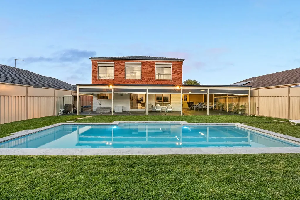 61 Hillcrest Drive, Hillside, VIC 3037