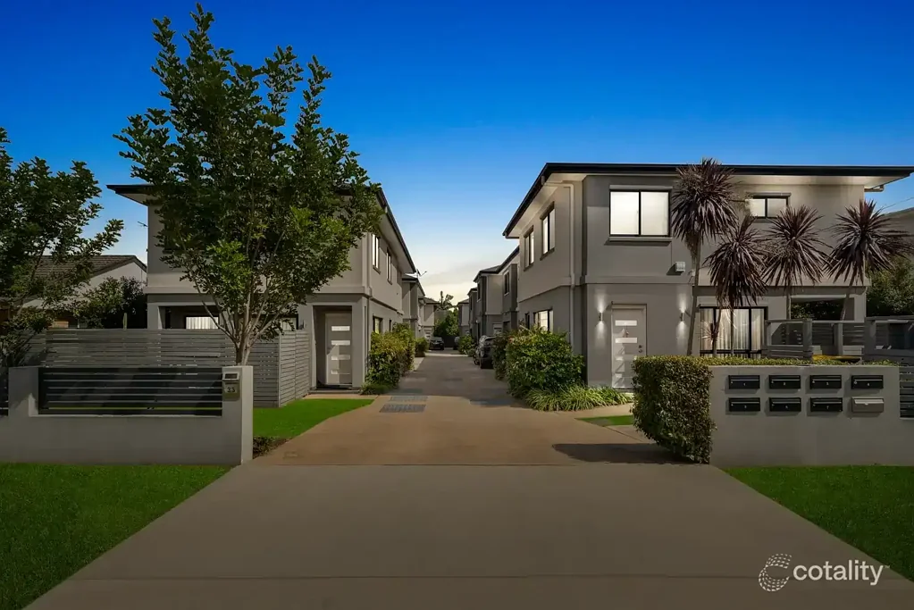 Townhouse Living in St Marys!