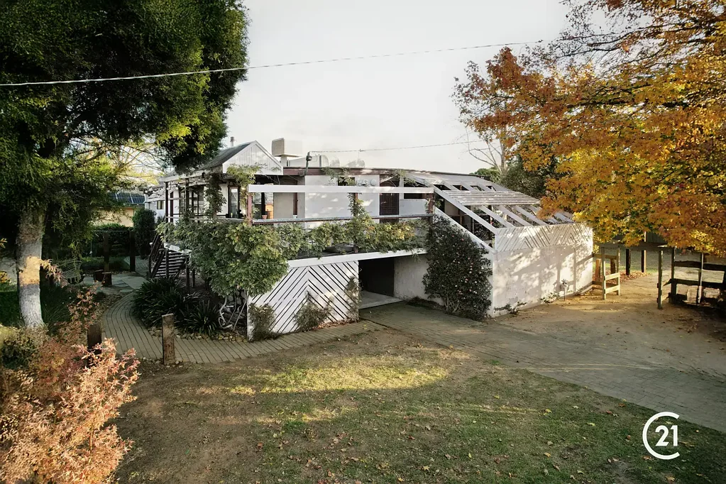 Echuca 3房  A Rare Find– Two Titles, Endless Possibilities
