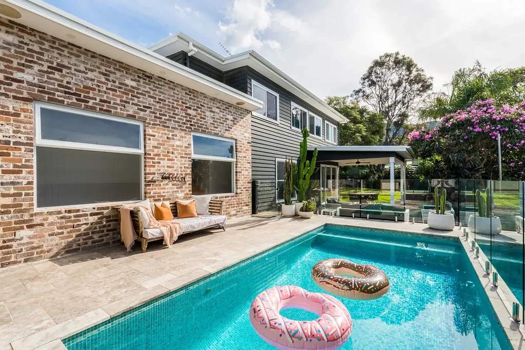 Thirroul 6Zimmer Sophisticated Coastal Luxury & Exceptional Family Living.
